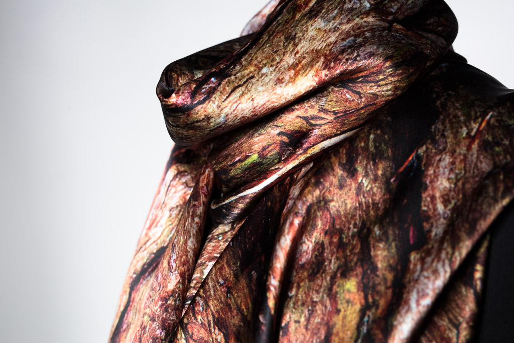 Detail of the Xu Zhimo Willow Scarf 徐志摩柳树丝巾 Made in Britain, 英国制造 by Howard Guest in 100% satin silk